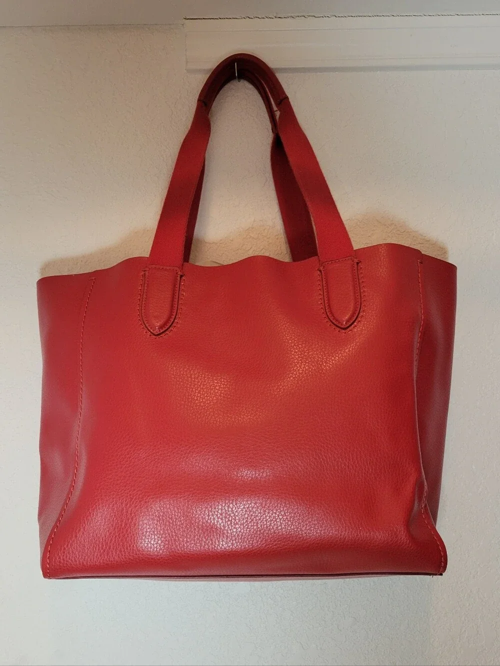 Coach Red Pebbled Derby Tote Shoulder Bag Gold Logo Magnetic Close Lined Pockets